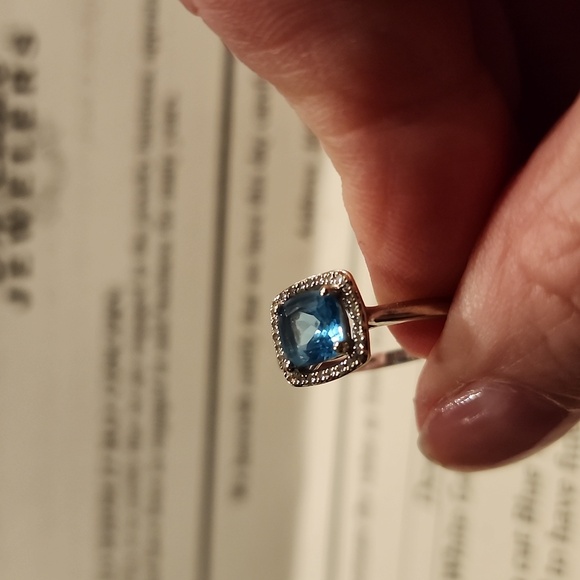 14k White Gold Ladies Blue & Diamond Ring ring - Picture 14 of 17